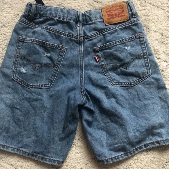 Levi's Boys Stay Loose  Distressed Denim Shorts, size 14 or 27 waist - Picture 8 of 9